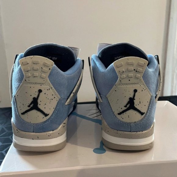 Air Jordan 4 Retro university Blue